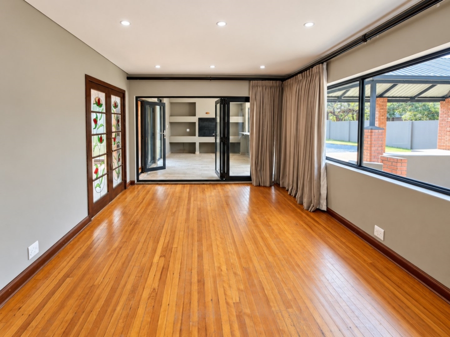 5 Bedroom Property for Sale in Waverley Free State